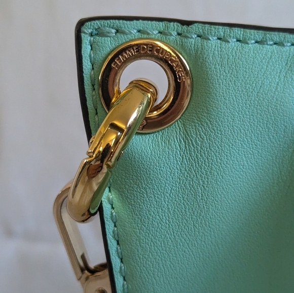 Femme de Cupcakes Purse - Picture 2 of 7